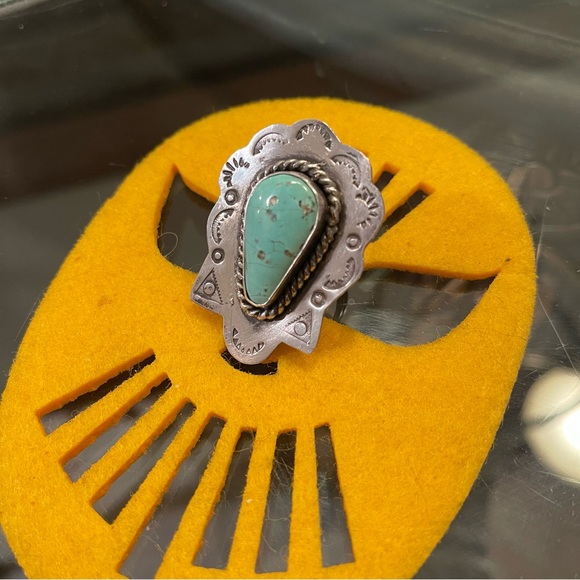 Large women’s statement ring 925 silver and authentic turquoise size 7 1/4 - Picture 3 of 3